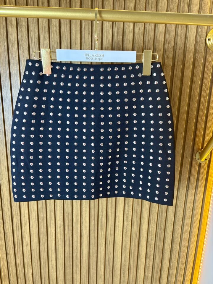 Siyah Zımba Detaylı Mini etek