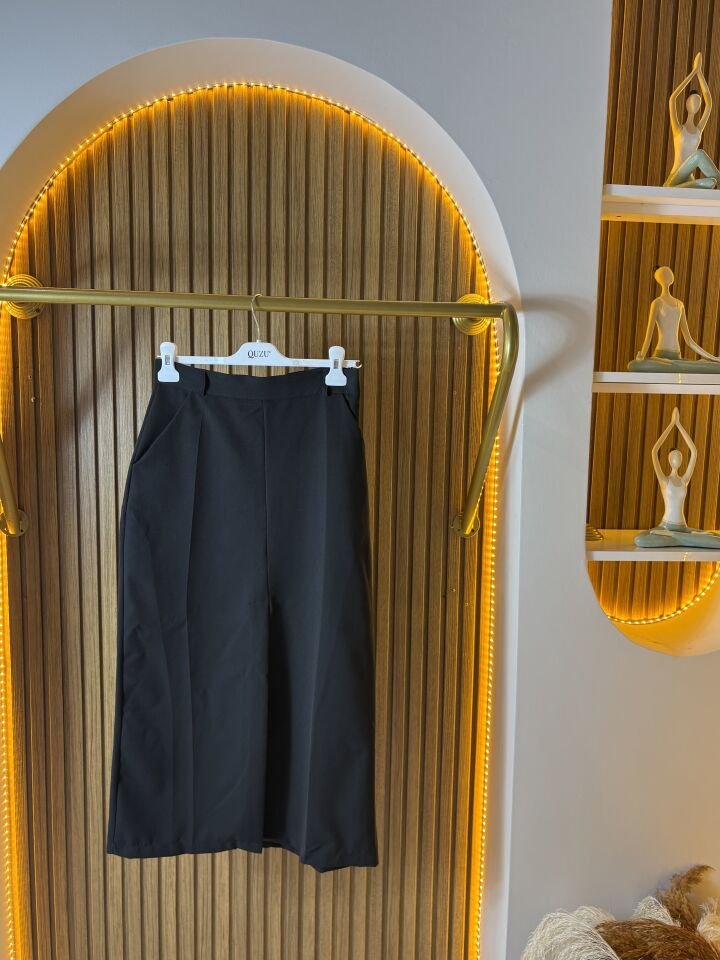 Siyah Önden Yırtmaçlı Kalem Etek