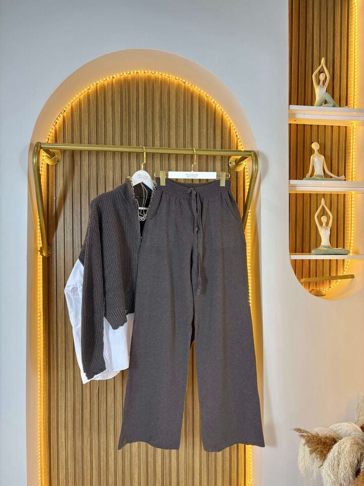 Poplin Gömlek Detaylı Oversize Kesim Fermuarlı Triko Takım