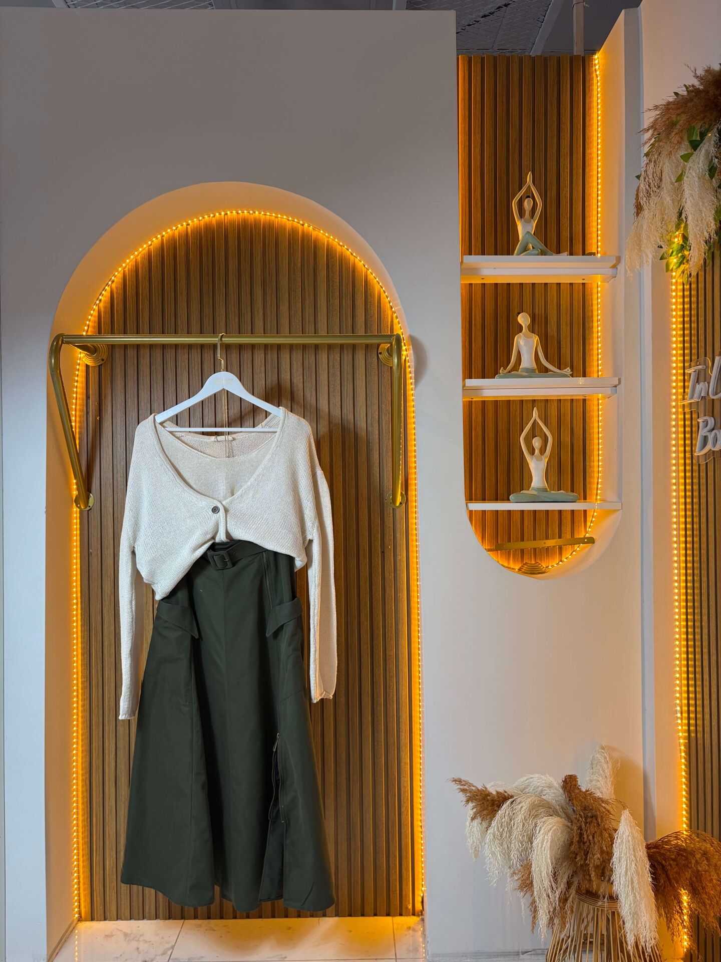 Yeşil Fermuarlı Kadın Etek – Şık ve Modern Tasarım