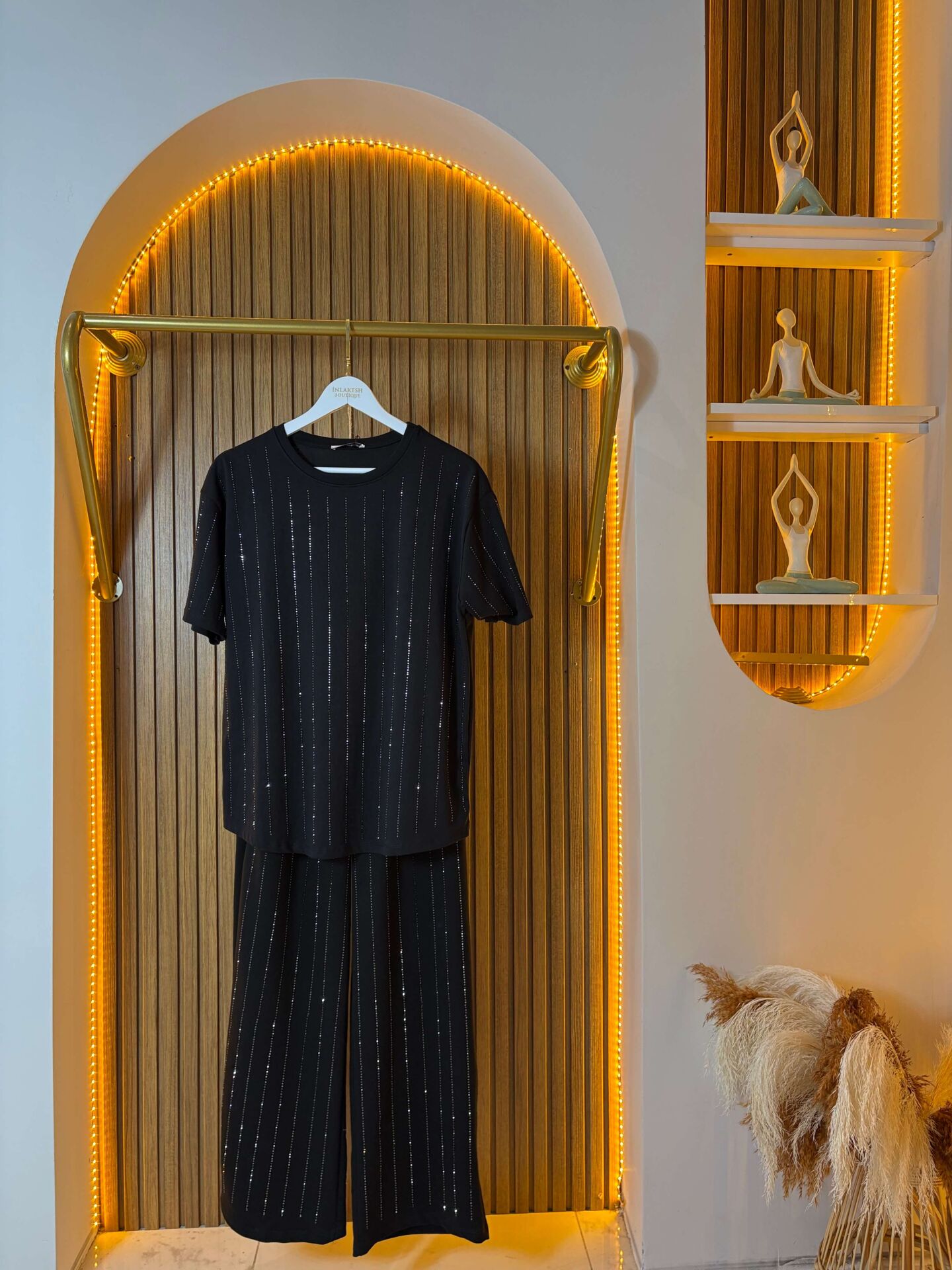 Siyah Taşlı Şeritli İkili Rahat Takım