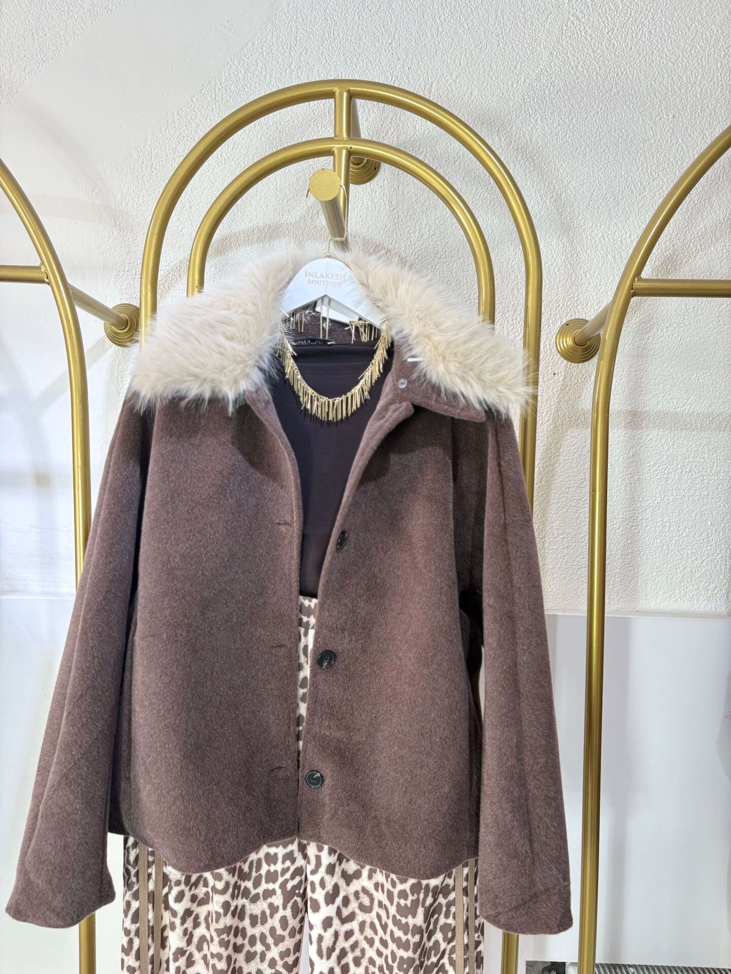 Yakası Kürk Detaylı Kahve Kadın Ceket