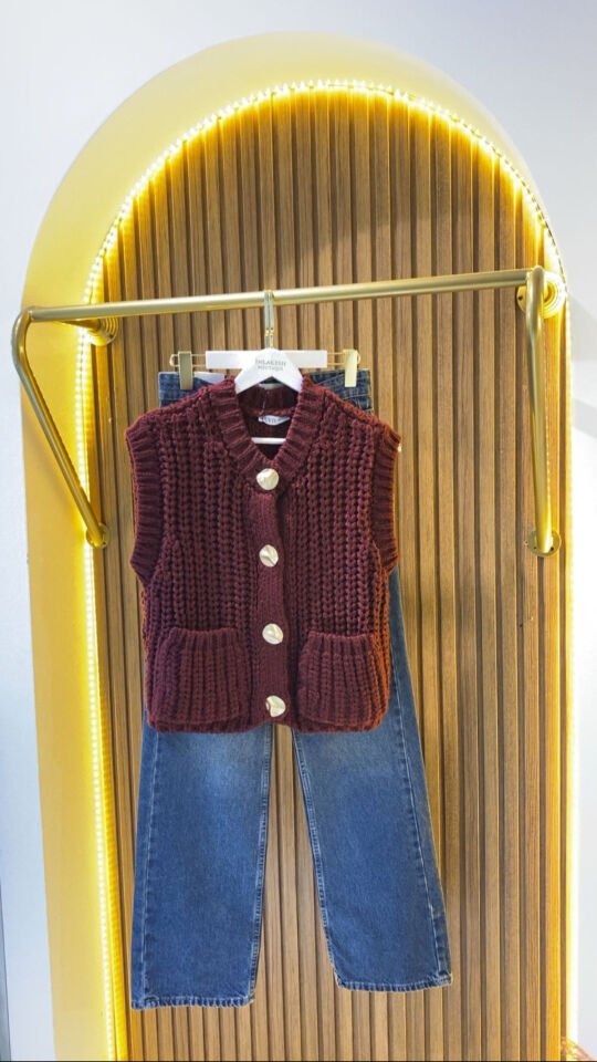 Bisiklet Yaka Yumuşak Dokulu Cepli Düğmeli Triko Yelek-Bordo