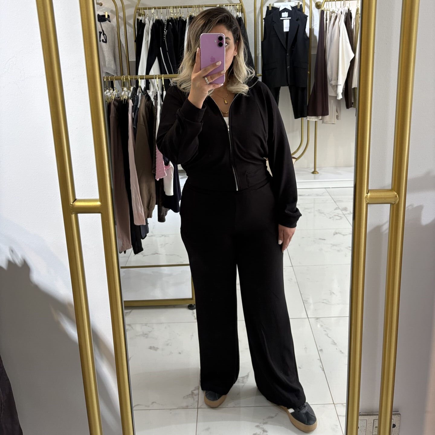 Siyah Fermuarlı Şık Geniş Paça Takım