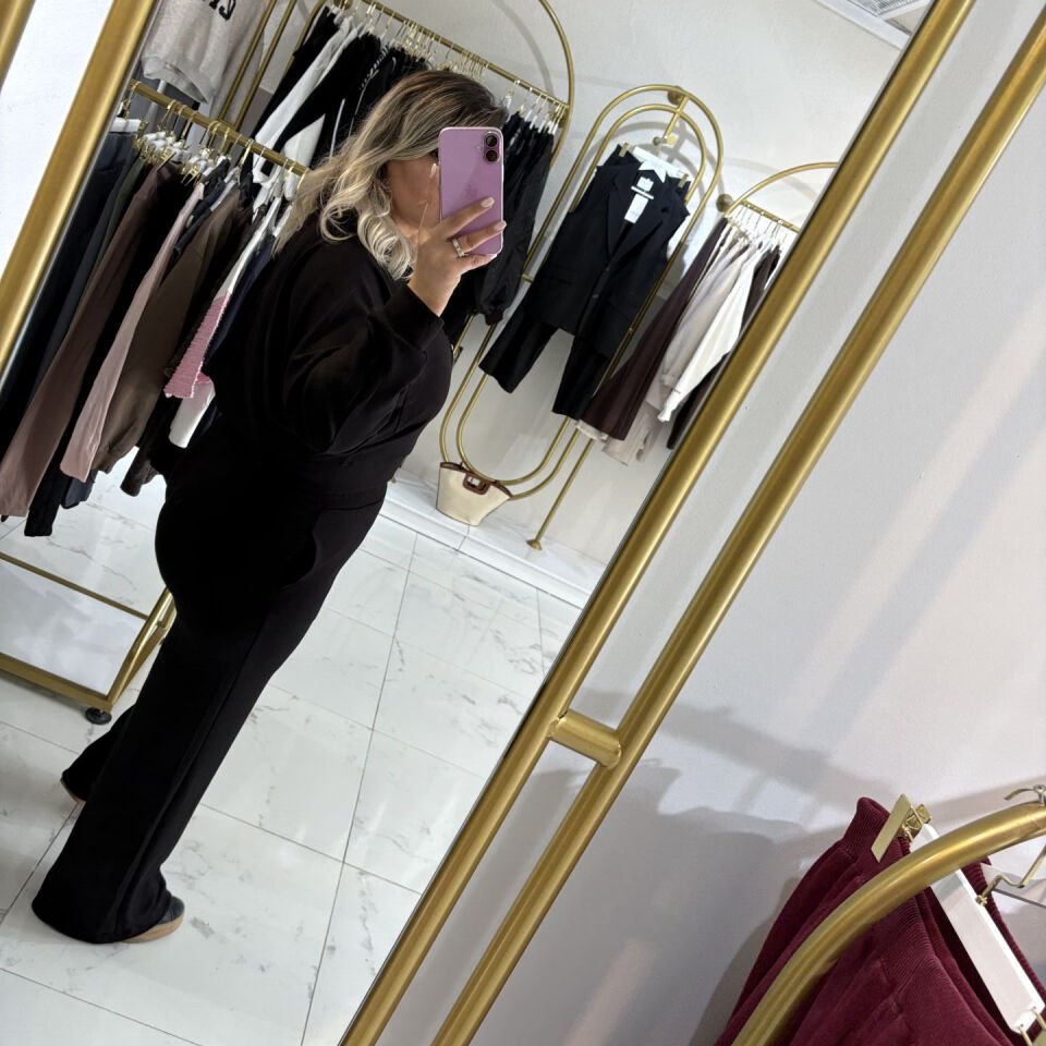 Siyah Fermuarlı Şık Geniş Paça Takım