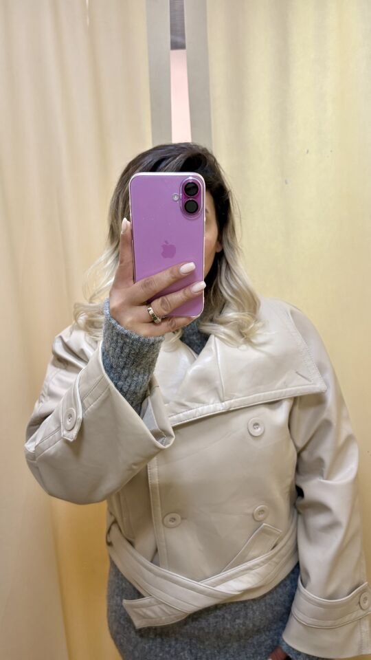 Kısa Deri Görünümlü Kruvaze Kadın Ceket – Krem