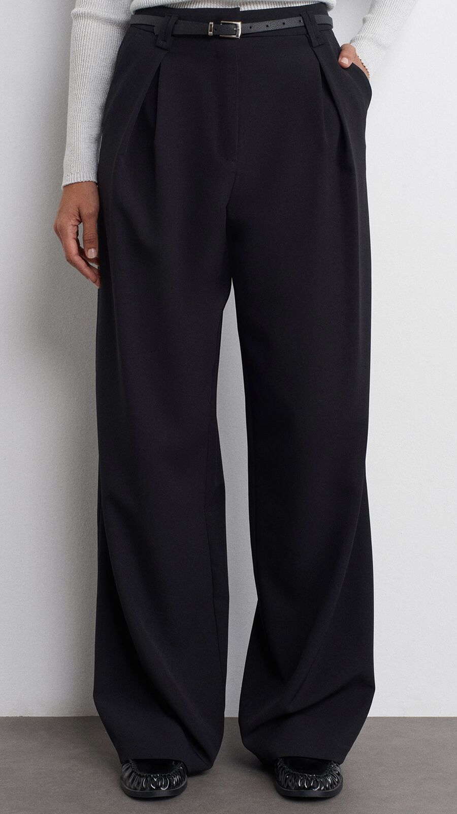 Kemerli Pensli Kumaş Pantolon-Siyah