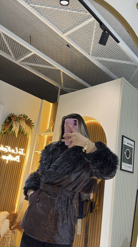 Mürdüm Şıklığı Kürk Detaylı Deri Mont