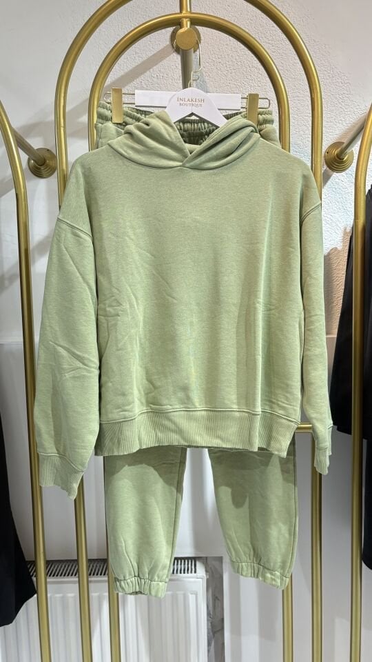 Yeşil 2 İplik Kapüşonlu Eşofman Takımı – Rahat ve Şık Günlük Set