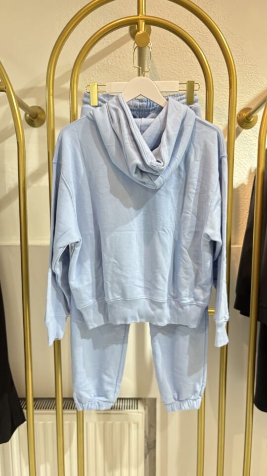 Açık Mavi 2 İplik Kapüşonlu Eşofman Takımı – Rahat ve Şık Günlük Set