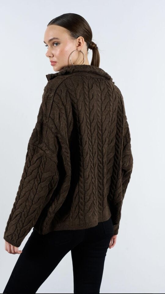 Fermuar Detaylı Saç Örgü Kahve Kazak