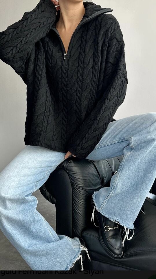 Fermuar Detaylı Saç Örgü Siyah Kazak