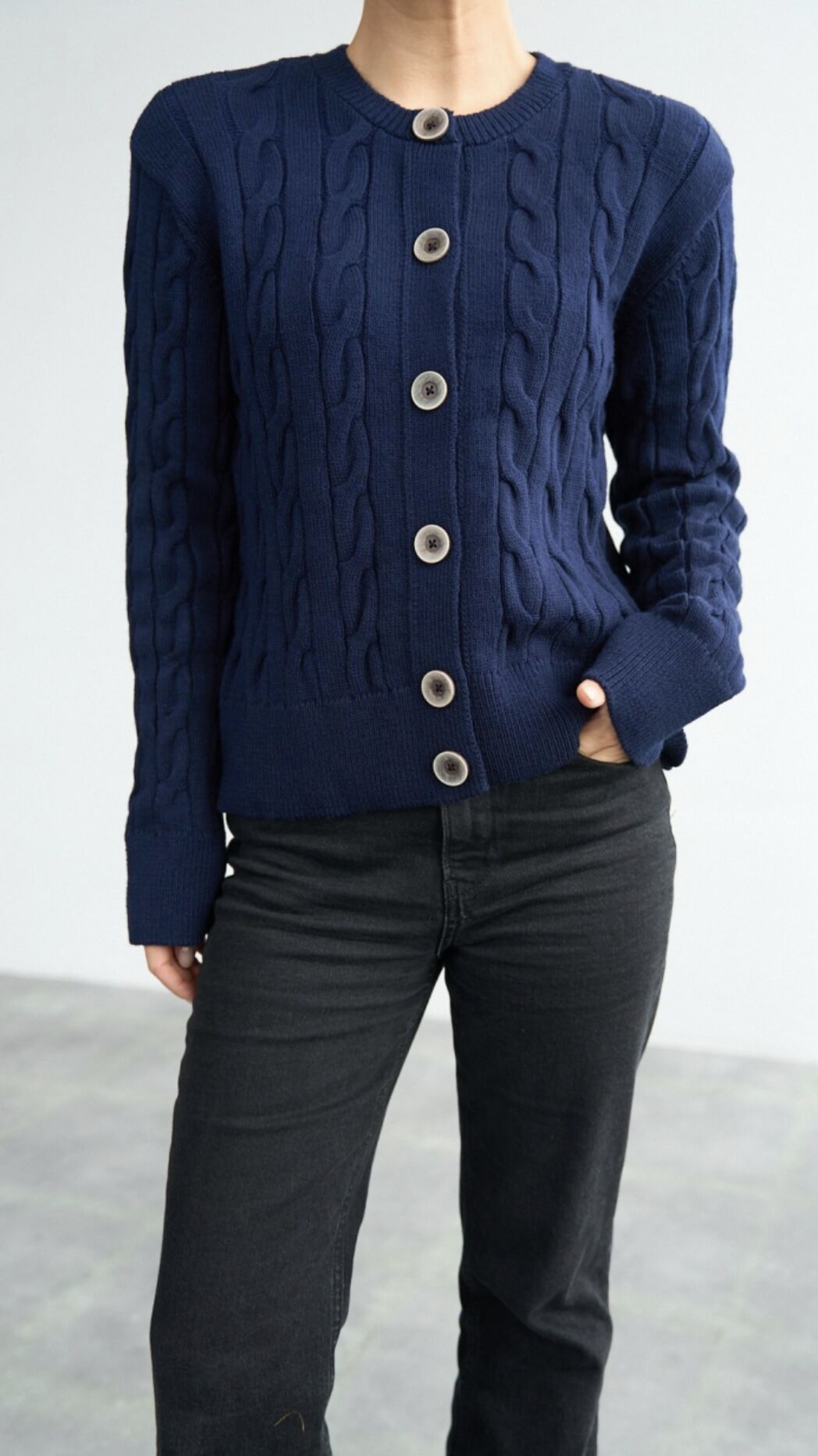 Kalın Örgü Desenli Düğmeli Hırka – Lacivert