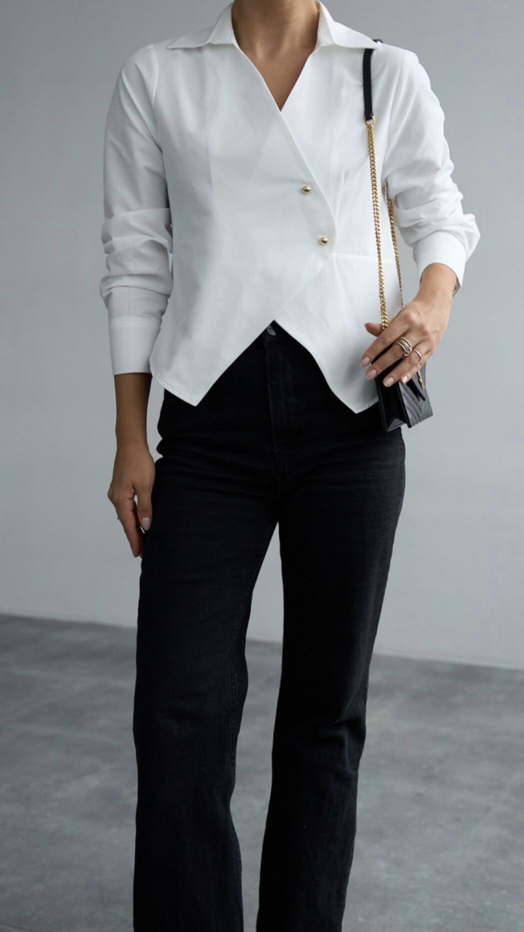 Asimetrik Kruvaze Beyaz Altın Düğmeli Kadın Gömlek