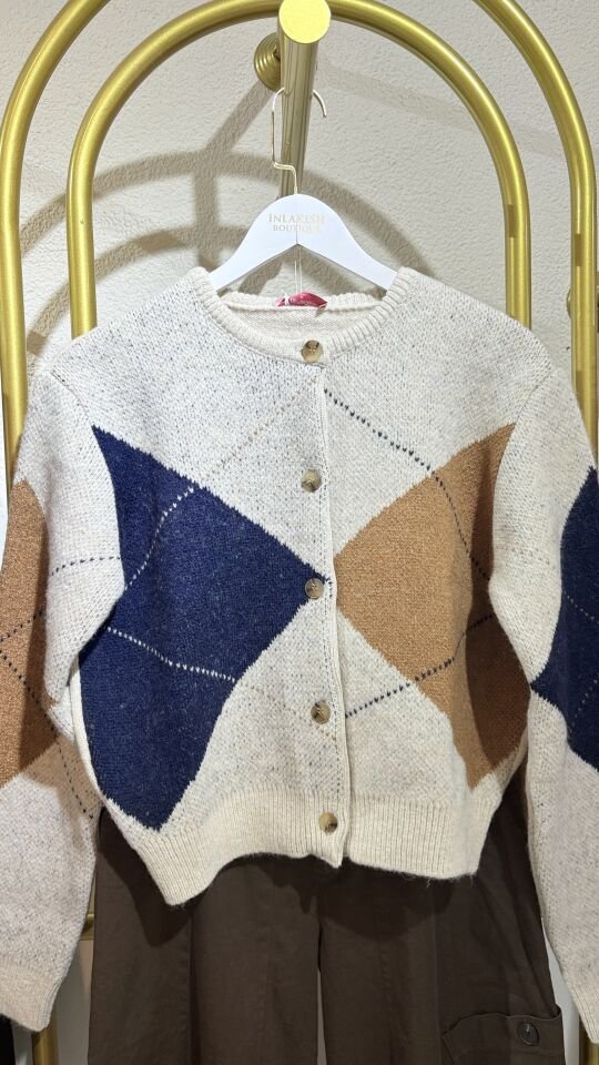 Geometrik Desenli Kalın Triko Hırka – Bej / Lacivert / Taba