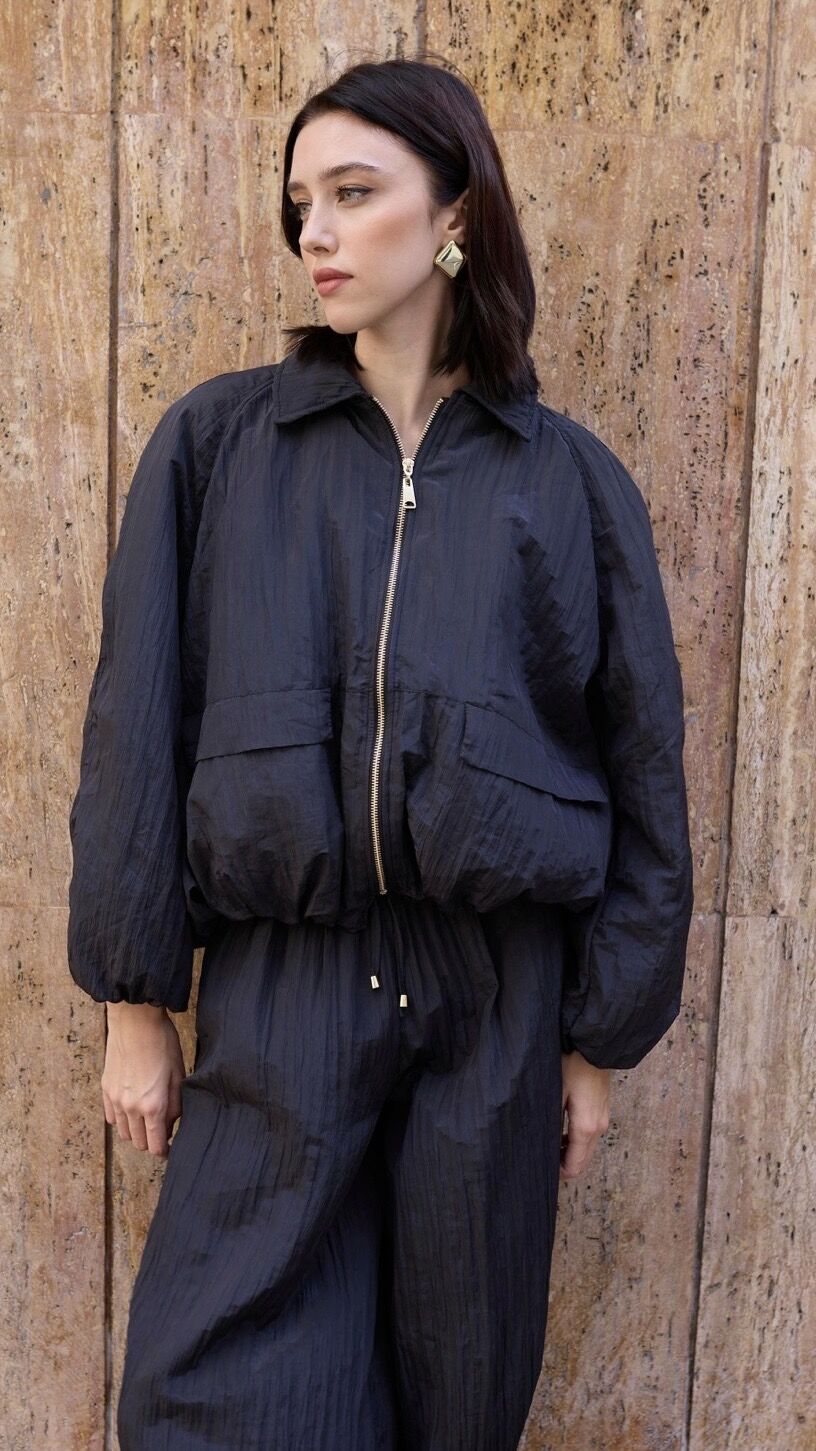 Fermuarlı Balon Mont – Hafif Dolgulu Oversize Kadın Mont