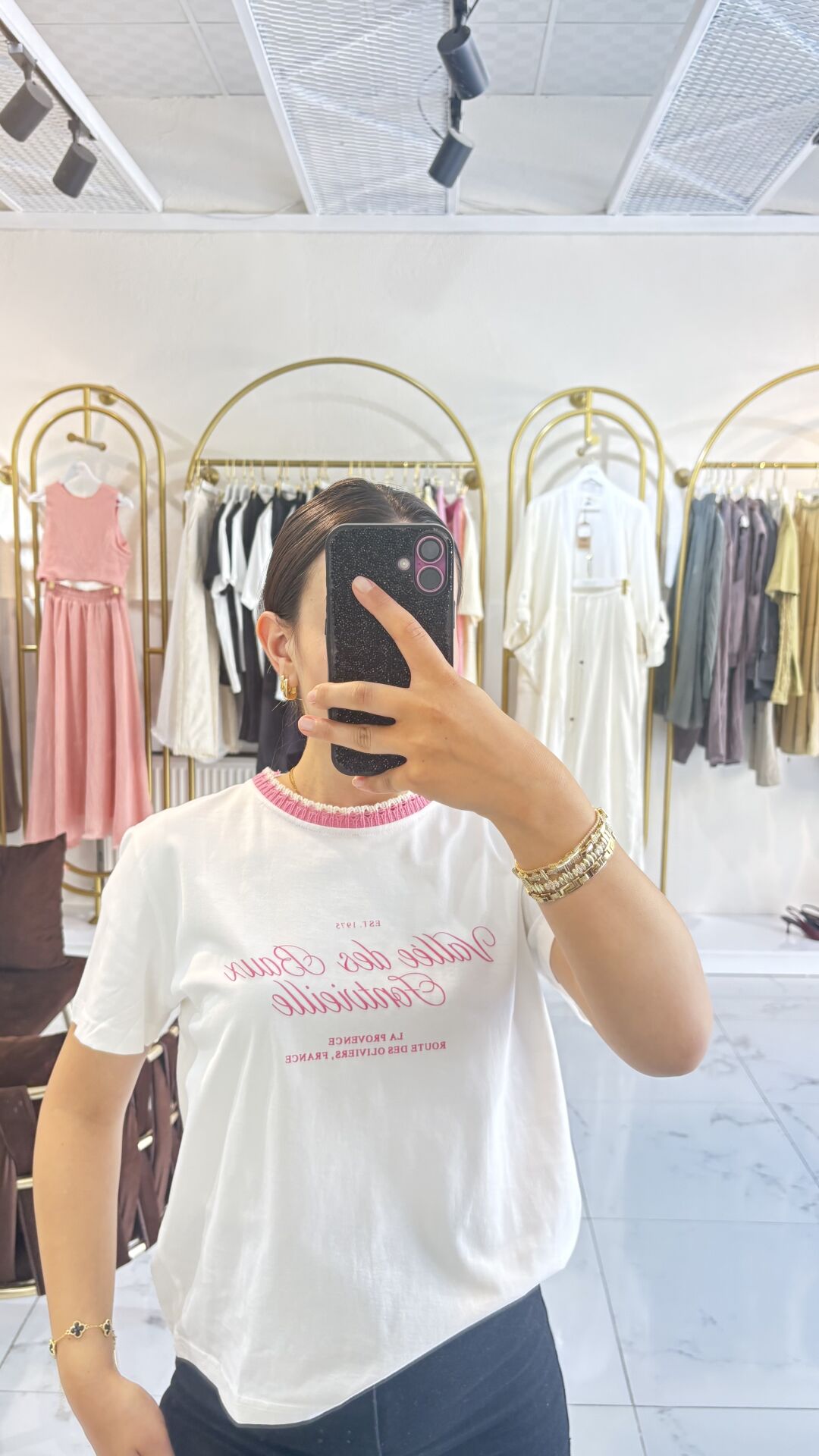 PEMBE DESENLİ TİŞÖRT