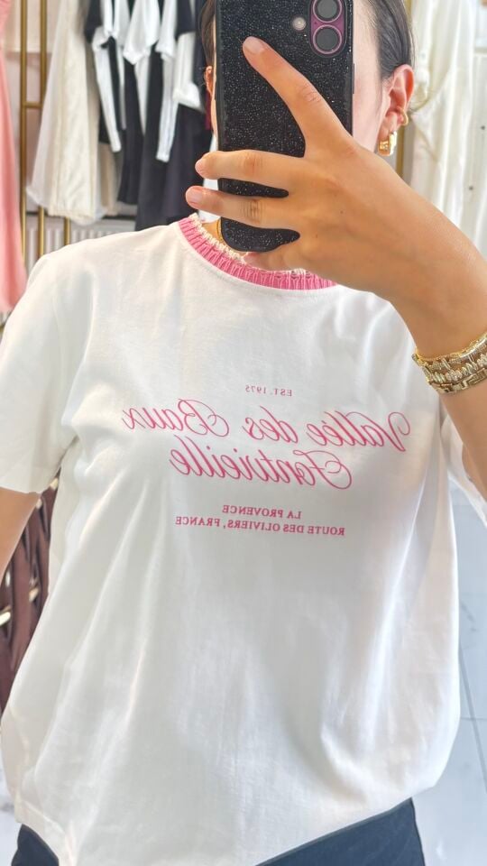 PEMBE DESENLİ TİŞÖRT