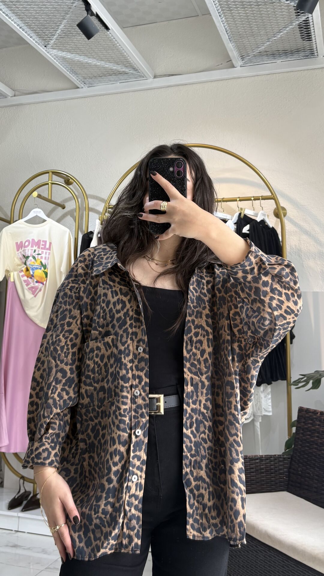 DÜŞÜK OMUZLU OVERSİZE LEOPAR GÖMLEK